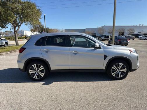 2024 Mitsubishi Outlander Sport SE