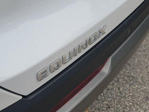 Summit White 2026 Chevrolet Equinox 1LT