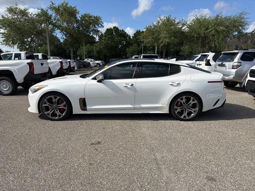 Snow White Pearl 2018 Kia Stinger GT2