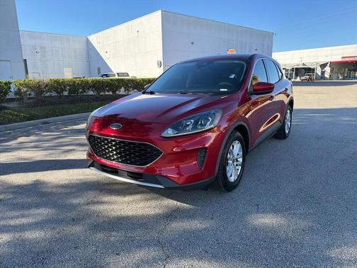2020 Ford Escape SE