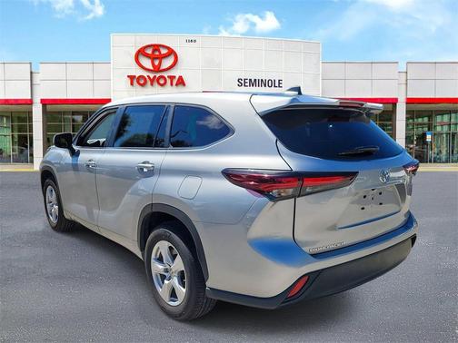 2024 Toyota Highlander LE