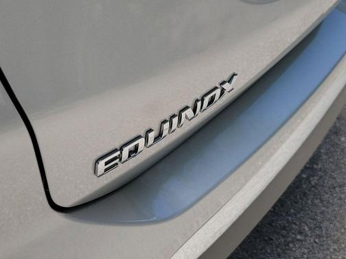 Silver Ice Metallic 2021 Chevrolet Equinox 1LT
