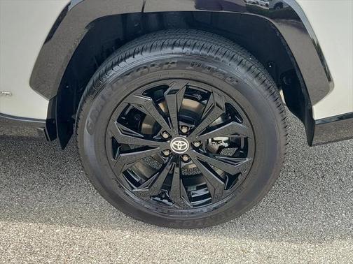 2025 Toyota RAV4 Hybrid SE