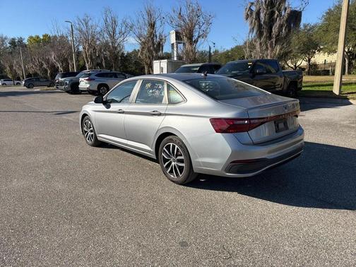 2025 Volkswagen Jetta 1.5T SE