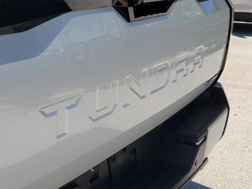 2025 Toyota Tundra Hybrid Platinum