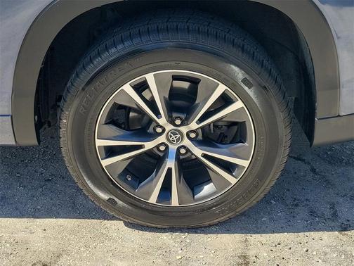 2017 Toyota Highlander LE Plus