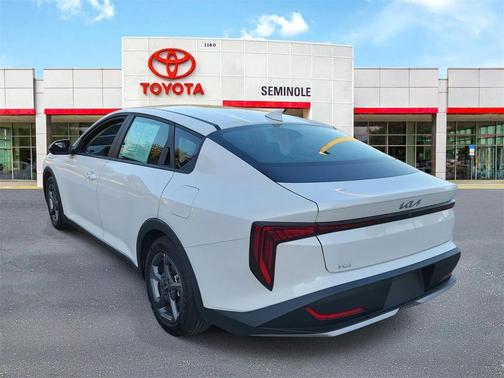 2025 Kia K4 LXS