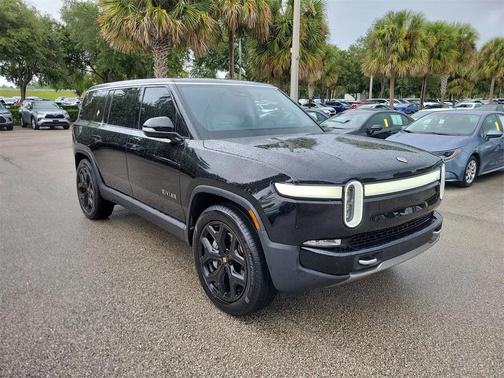 2024 Rivian R1S Adventure