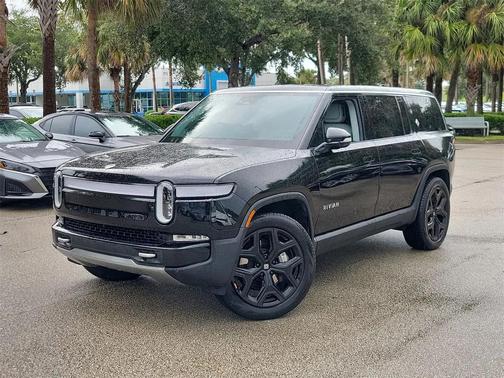 2024 Rivian R1S Adventure