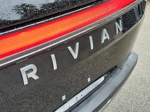 2024 Rivian R1S Adventure