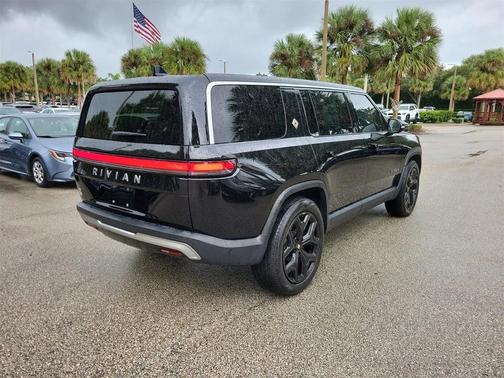 2024 Rivian R1S Adventure