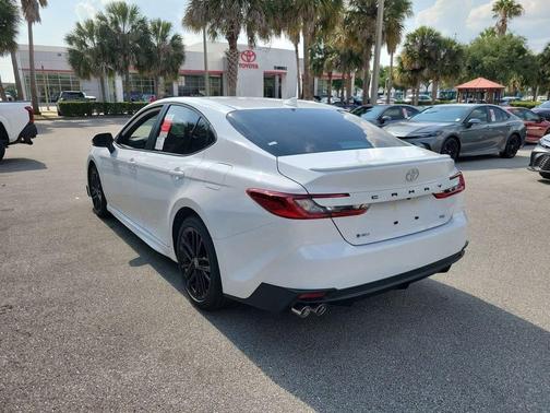 Ice Cap 2026 Toyota Camry SE