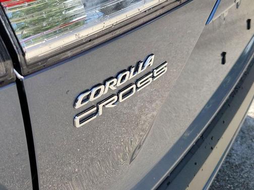 Celestite 2022 Toyota Corolla Cross LE