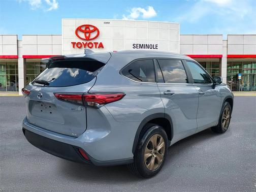 2023 Toyota Highlander Hybrid XLE