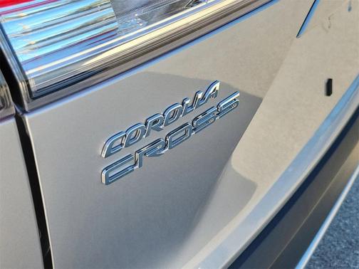 2025 Toyota Corolla Cross LE