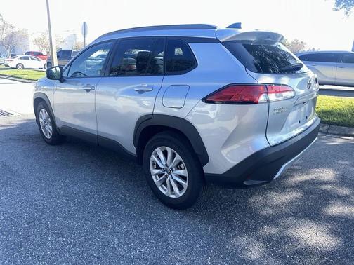 2025 Toyota Corolla Cross LE