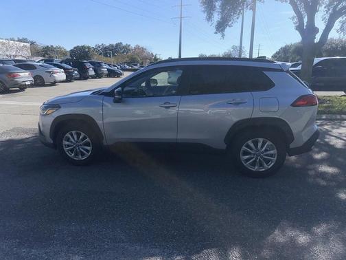 2025 Toyota Corolla Cross LE