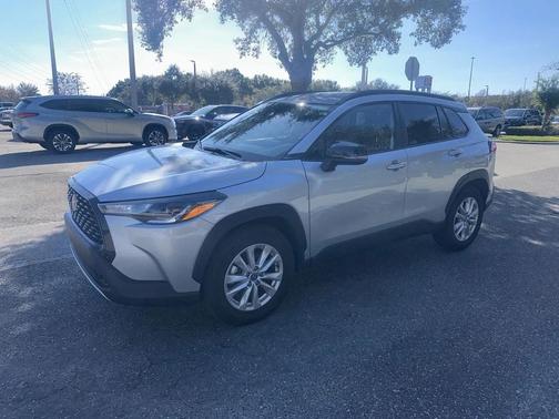 2025 Toyota Corolla Cross LE