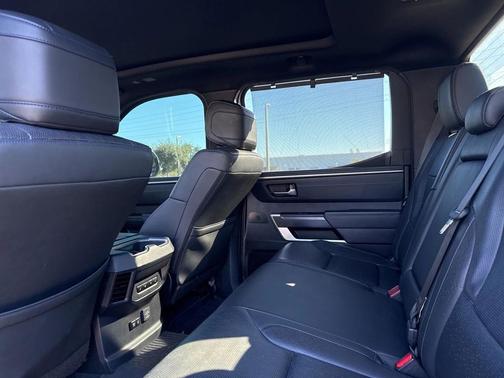 2023 Toyota Tundra Platinum