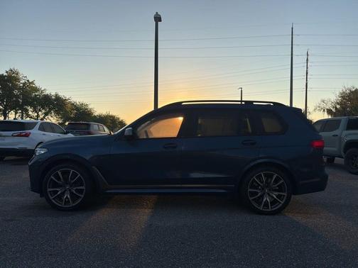 Phytonic Blue Metallic 2020 BMW X7 M50i