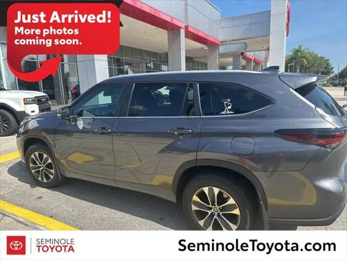 2024 Toyota Highlander XLE