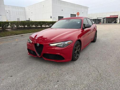 2019 Alfa Romeo Giulia Sport