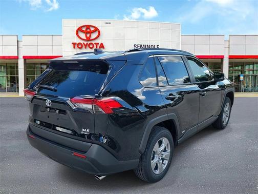 2025 Toyota RAV4 Hybrid XLE