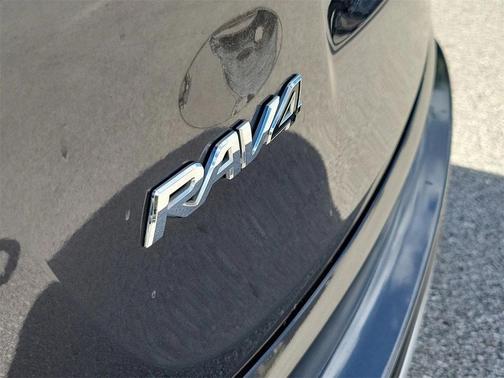 2016 Toyota RAV4 Hybrid XLE
