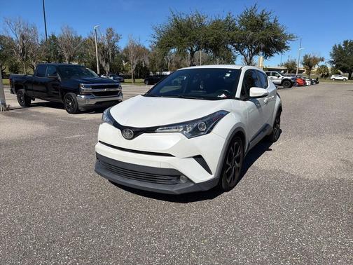 2018 Toyota C-HR XLE Premium