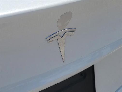 2022 Tesla Model 3 Standard Range