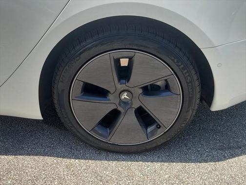 2022 Tesla Model 3 Standard Range