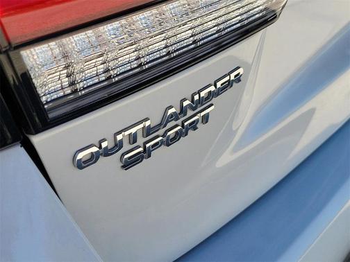2024 Mitsubishi Outlander Sport SE