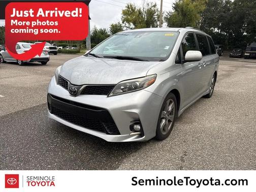 2019 Toyota Sienna SE
