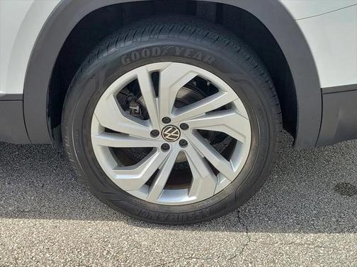 2022 Volkswagen Atlas 3.6L SE w/Technology