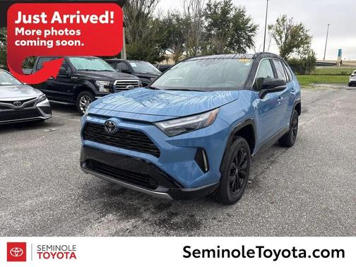 2025 Toyota RAV4 Hybrid SE
