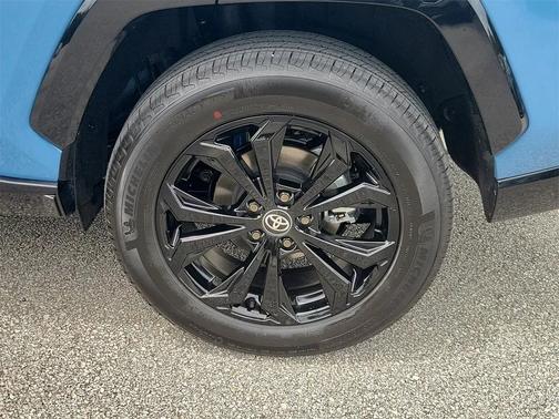 2025 Toyota RAV4 Hybrid SE