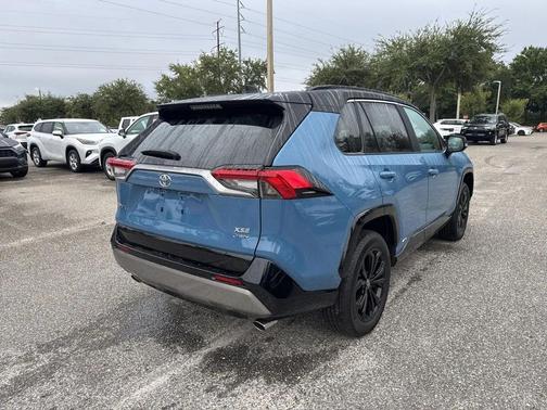 2025 Toyota RAV4 Hybrid SE