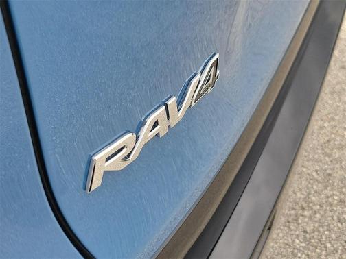2025 Toyota RAV4 Hybrid SE