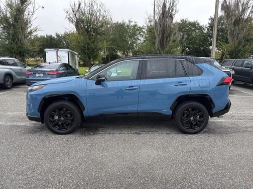 2025 Toyota RAV4 Hybrid SE