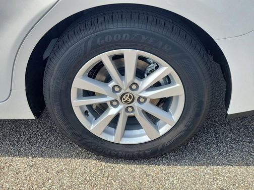 Ice Cap 2026 Toyota Camry LE