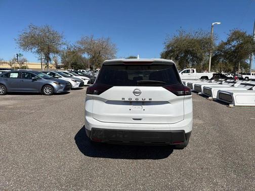 2025 Nissan Rogue SV