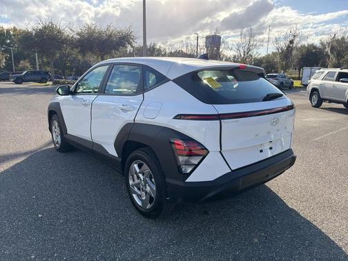 2025 Hyundai KONA SE