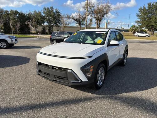 2025 Hyundai KONA SE