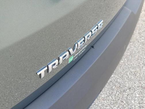 2022 Chevrolet Traverse LT Cloth