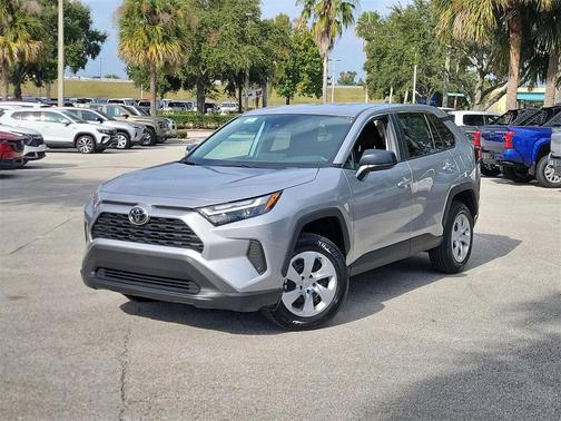 2025 Toyota RAV4 LE