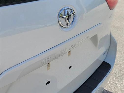 2015 Toyota Sienna XLE Premium