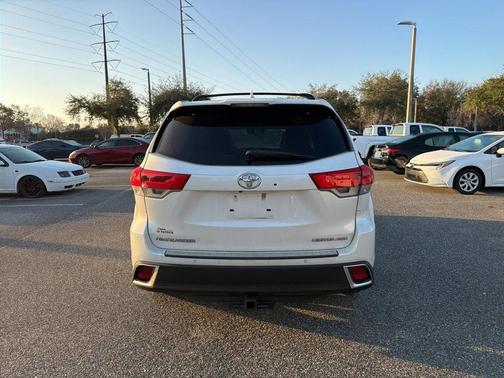 2019 Toyota Highlander Limited Platinum