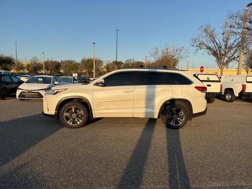 2019 Toyota Highlander Limited Platinum