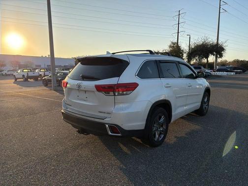 2019 Toyota Highlander Limited Platinum