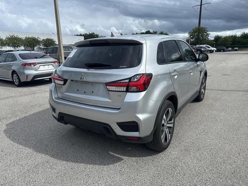 2024 Mitsubishi Outlander Sport SE
